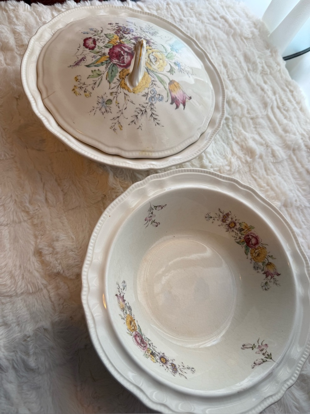 Vintage Sovereign Potters Canada Floral Serving Bowls 2 Piece Set